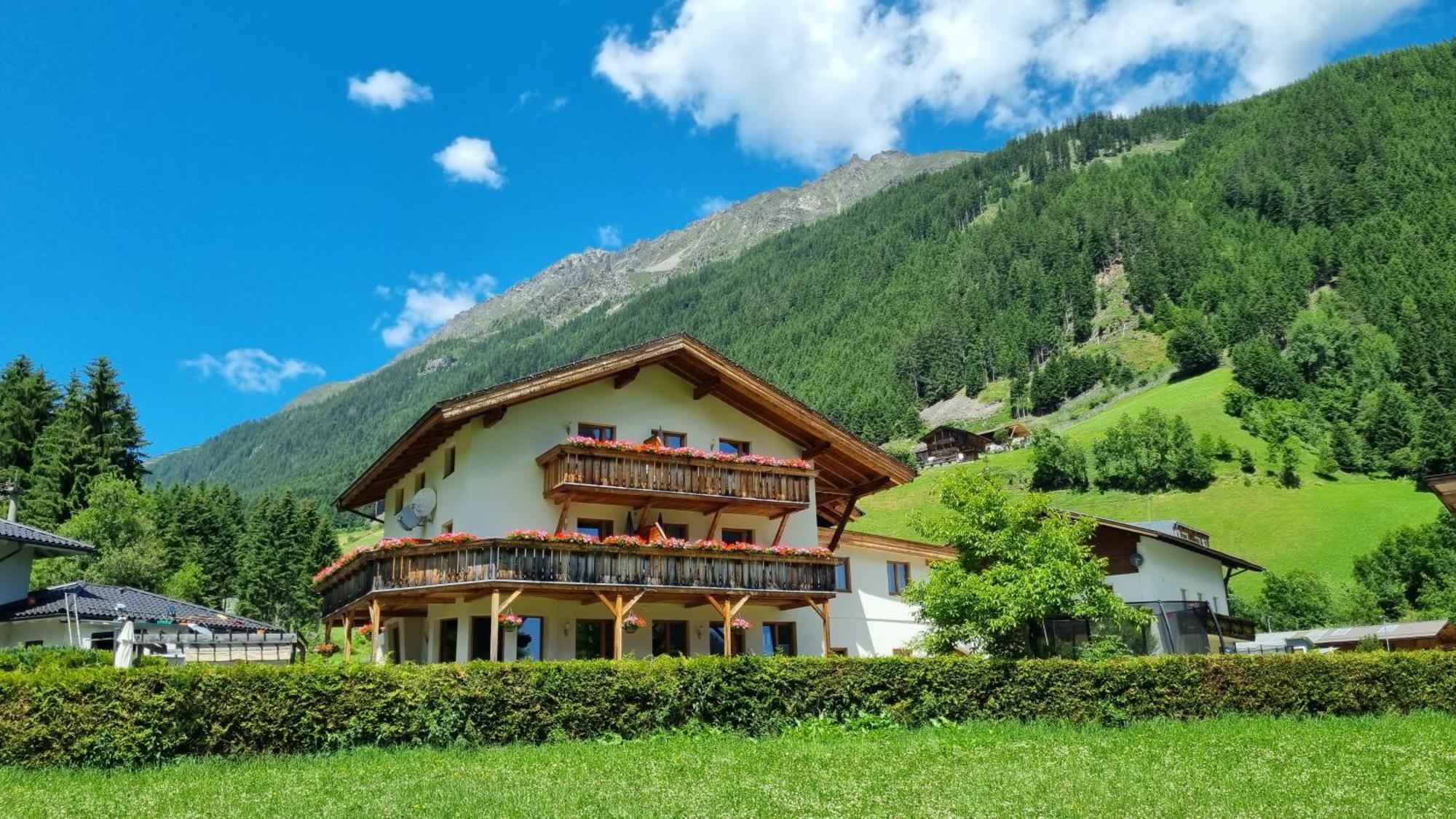 Gaestehaus Landhaus Tyrol Gries im Sellrain Dış mekan fotoğraf